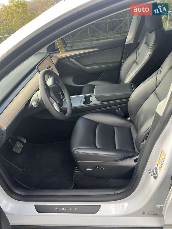 Внедорожник / Кроссовер Tesla Model Y 2023 в Тернополе