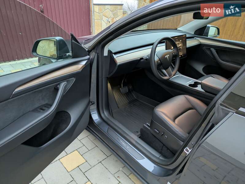 Позашляховик / Кросовер Tesla Model Y 2022 в Тернополі фото 13 Позашляховик / Кросовер Tesla Model Y 2022 в Тернополі