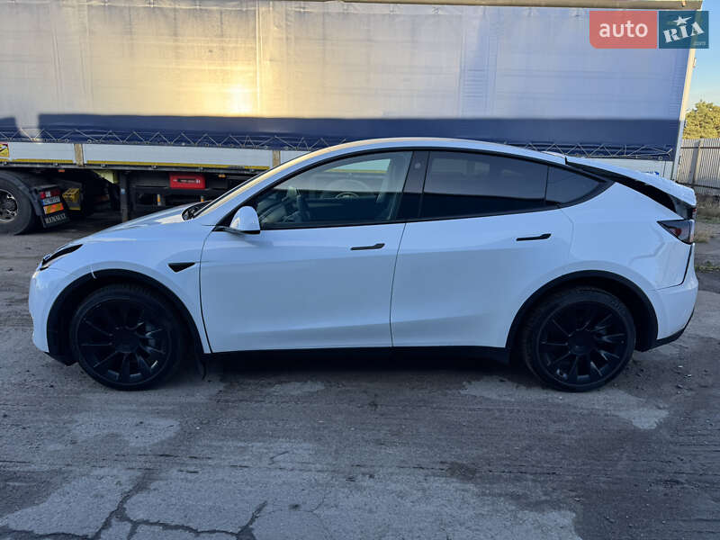 Позашляховик / Кросовер Tesla Model Y 2024 в Луцьку фото 2 Позашляховик / Кросовер Tesla Model Y 2024 в Луцьку