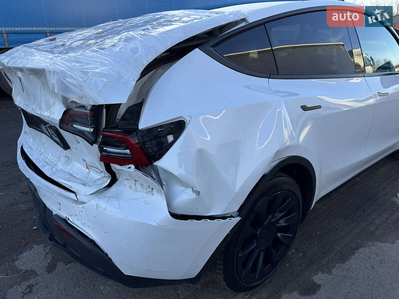 Позашляховик / Кросовер Tesla Model Y 2024 в Луцьку фото 5 Позашляховик / Кросовер Tesla Model Y 2024 в Луцьку