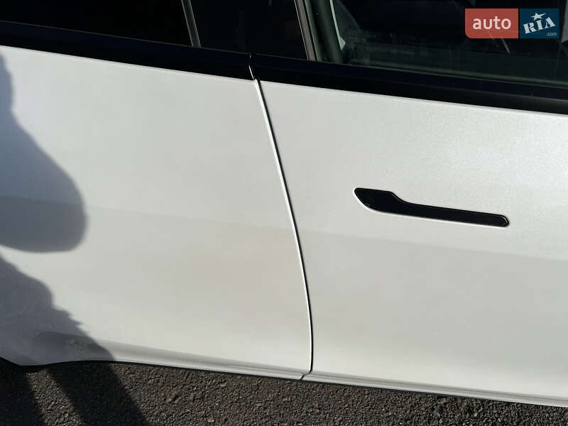 Позашляховик / Кросовер Tesla Model Y 2022 в Самборі