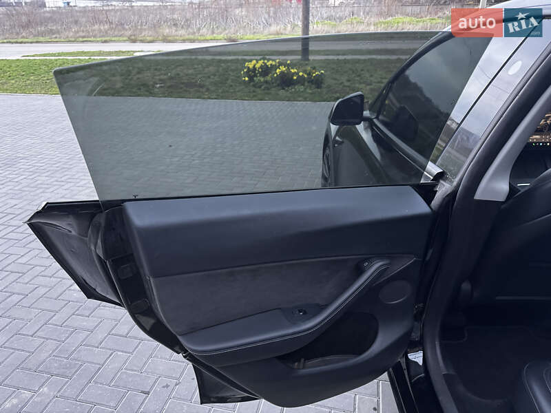 Позашляховик / Кросовер Tesla Model Y 2023 в Києві