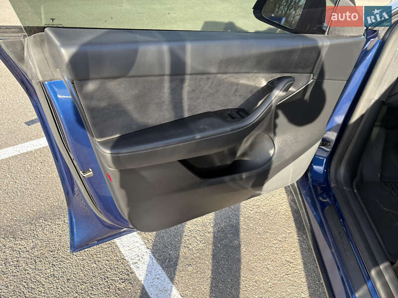 Внедорожник / Кроссовер Tesla Model Y 2022 в Днепре фото 8 Внедорожник / Кроссовер Tesla Model Y 2022 в Днепре