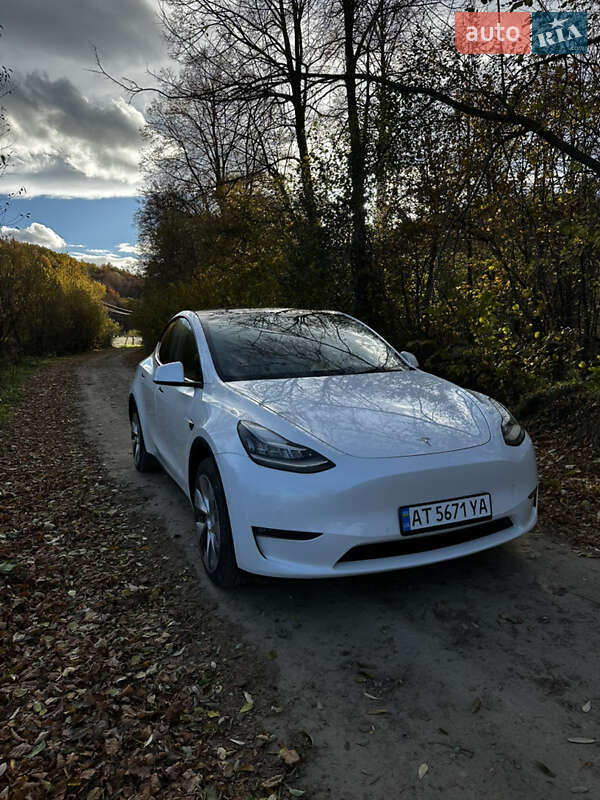 Tesla Model Y 2022