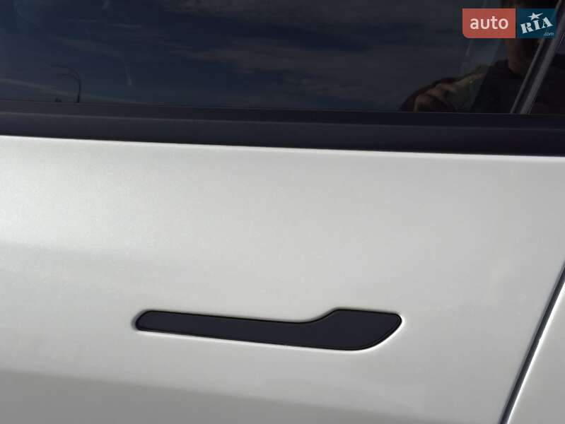 Внедорожник / Кроссовер Tesla Model Y 2024 в Киеве фото 14 Внедорожник / Кроссовер Tesla Model Y 2024 в Киеве