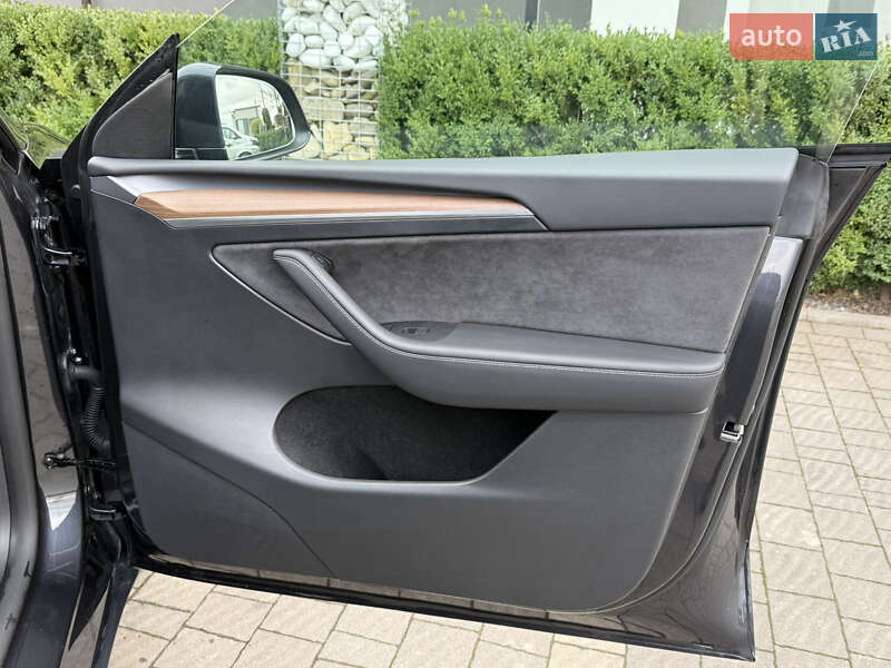 Позашляховик / Кросовер Tesla Model Y 2024 в Стрию фото 46 Позашляховик / Кросовер Tesla Model Y 2024 в Стрию