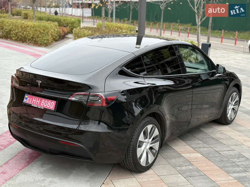 Внедорожник / Кроссовер Tesla Model Y 2024 в Киеве