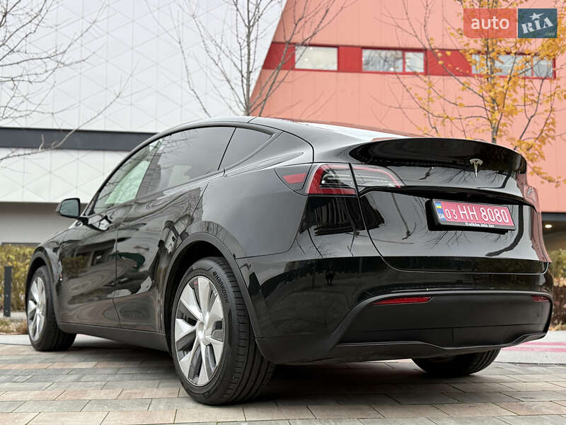 Внедорожник / Кроссовер Tesla Model Y 2024 в Киеве