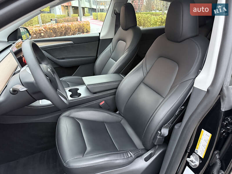 Внедорожник / Кроссовер Tesla Model Y 2024 в Киеве