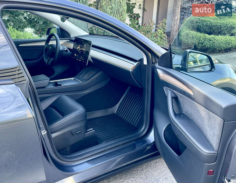 Позашляховик / Кросовер Tesla Model Y 2023 в Дніпрі