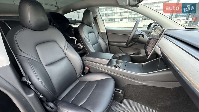 Позашляховик / Кросовер Tesla Model Y 2021 в Львові