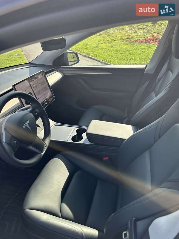 Внедорожник / Кроссовер Tesla Model Y 2024 в Кривом Роге