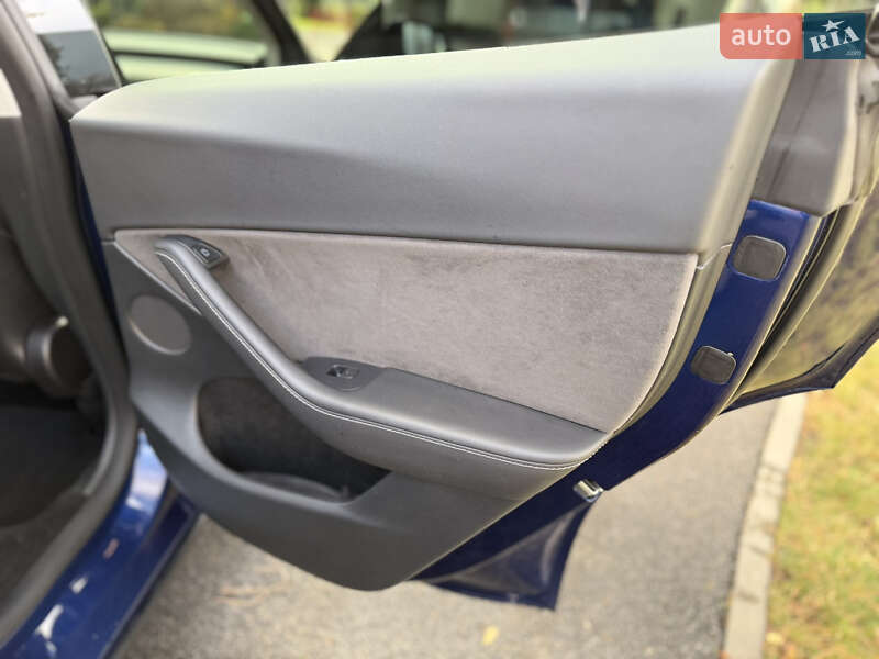 Внедорожник / Кроссовер Tesla Model Y 2023 в Харькове