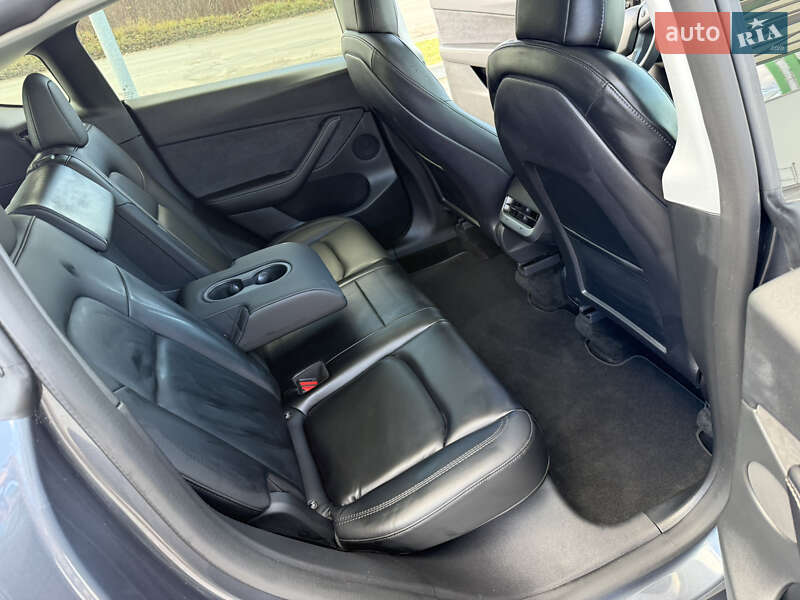 Позашляховик / Кросовер Tesla Model Y 2022 в Золочеві