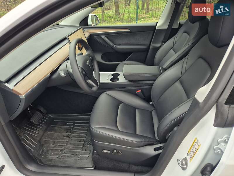 Внедорожник / Кроссовер Tesla Model Y 2024 в Кременчуге