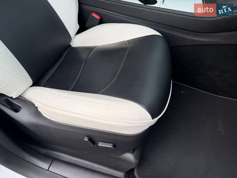 Внедорожник / Кроссовер Tesla Model Y 2023 в Харькове