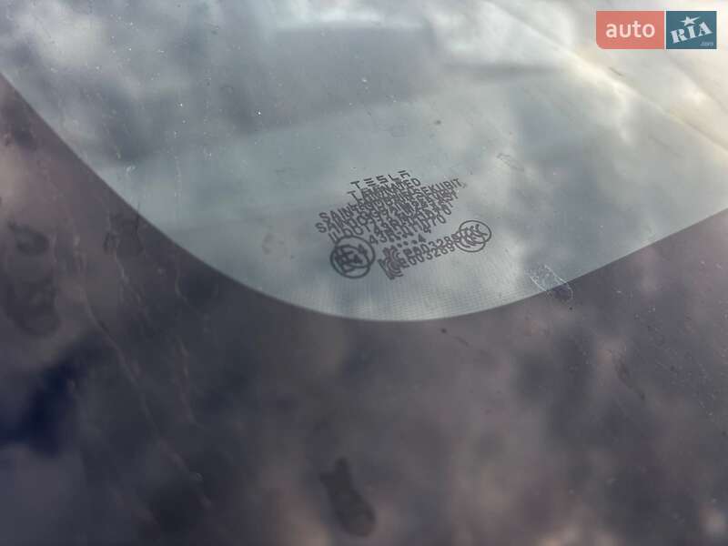 Позашляховик / Кросовер Tesla Model Y 2024 в Запоріжжі