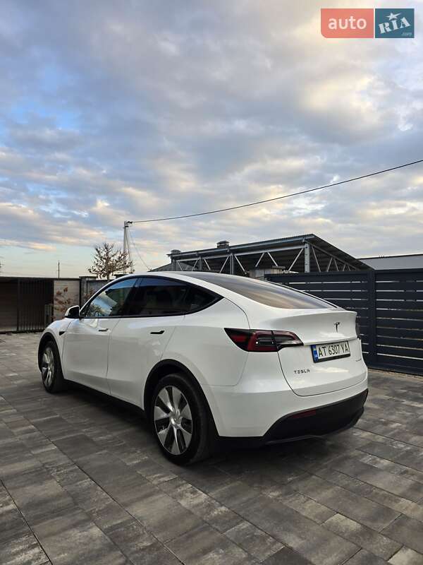 Внедорожник / Кроссовер Tesla Model Y 2023 в Ивано-Франковске