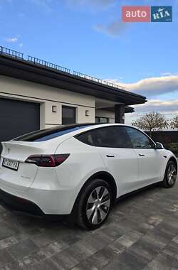 Внедорожник / Кроссовер Tesla Model Y 2023 в Ивано-Франковске