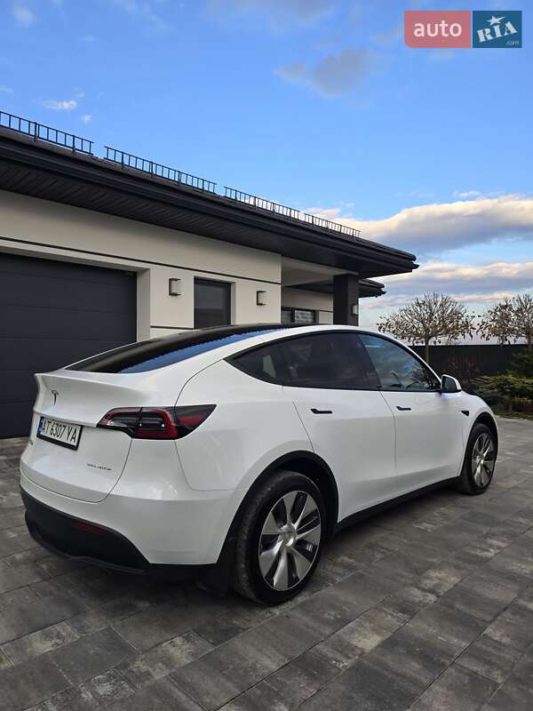 Внедорожник / Кроссовер Tesla Model Y 2023 в Ивано-Франковске