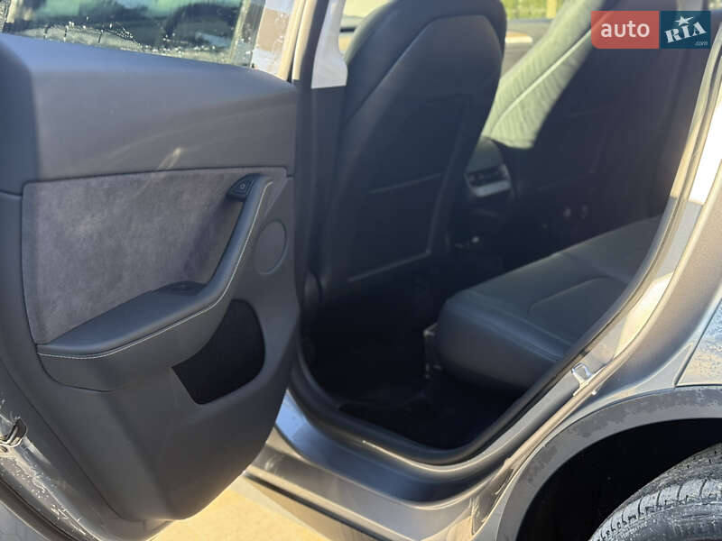 Позашляховик / Кросовер Tesla Model Y 2024 в Львові