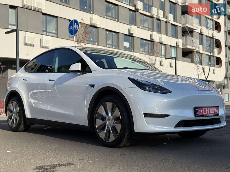 Внедорожник / Кроссовер Tesla Model Y 2023 в Киеве