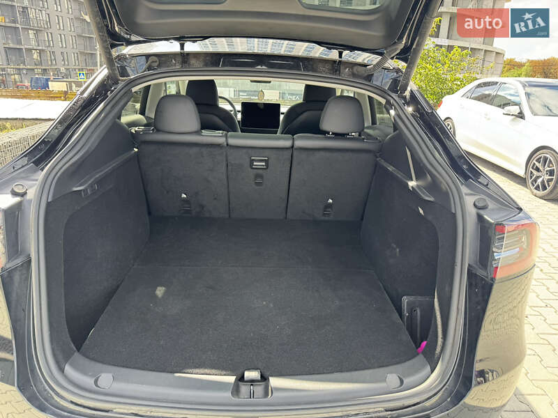 Внедорожник / Кроссовер Tesla Model Y 2024 в Львове