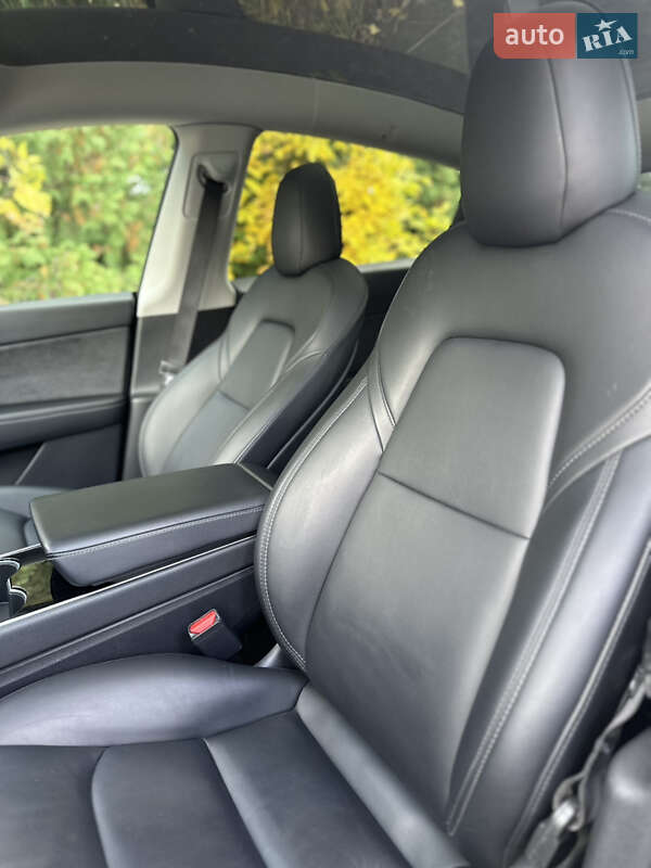 Внедорожник / Кроссовер Tesla Model Y 2020 в Ровно