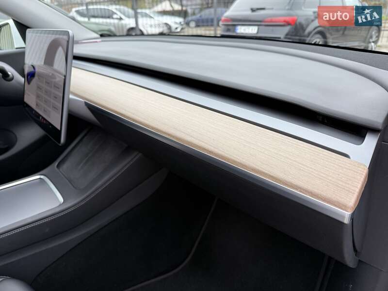 Позашляховик / Кросовер Tesla Model Y 2021 в Києві