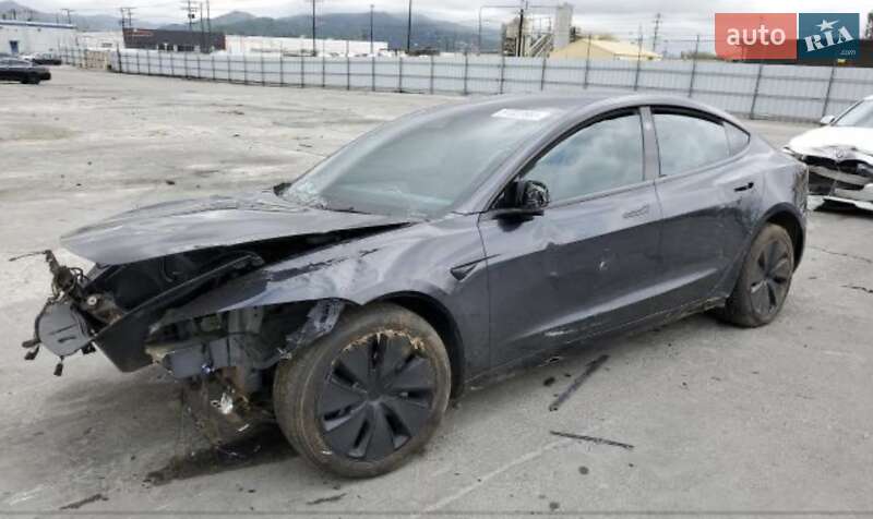 Внедорожник / Кроссовер Tesla Model Y 2024 в Киеве