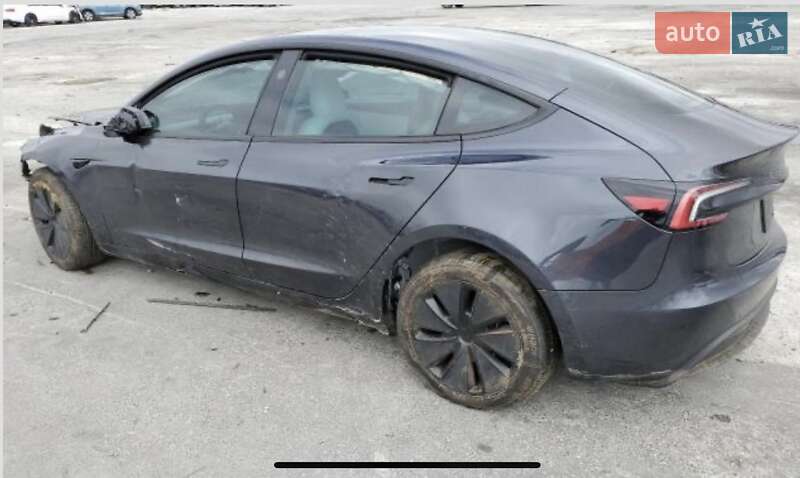 Внедорожник / Кроссовер Tesla Model Y 2024 в Киеве