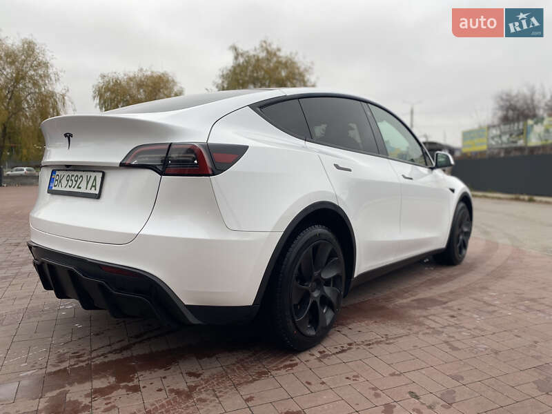 Позашляховик / Кросовер Tesla Model Y 2023 в Рівному