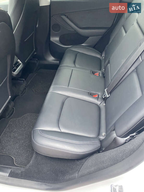 Позашляховик / Кросовер Tesla Model Y 2023 в Рівному