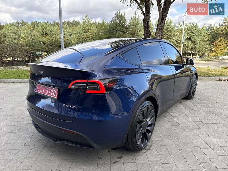 Позашляховик / Кросовер Tesla Model Y 2021 в Львові