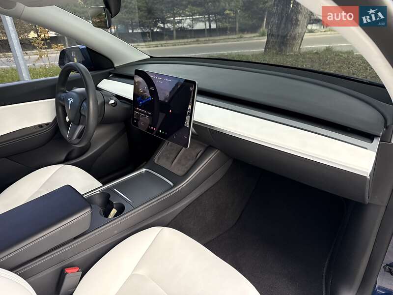 Позашляховик / Кросовер Tesla Model Y 2021 в Львові