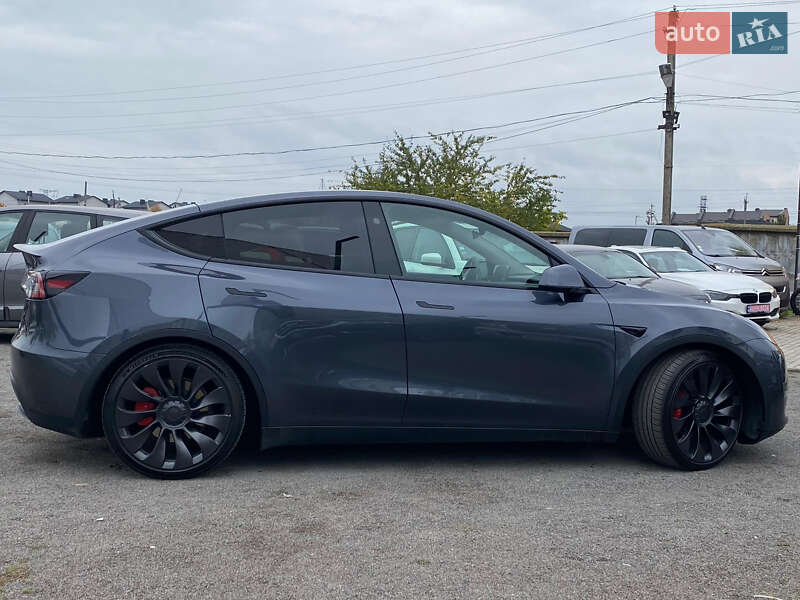 Внедорожник / Кроссовер Tesla Model Y 2023 в Ровно