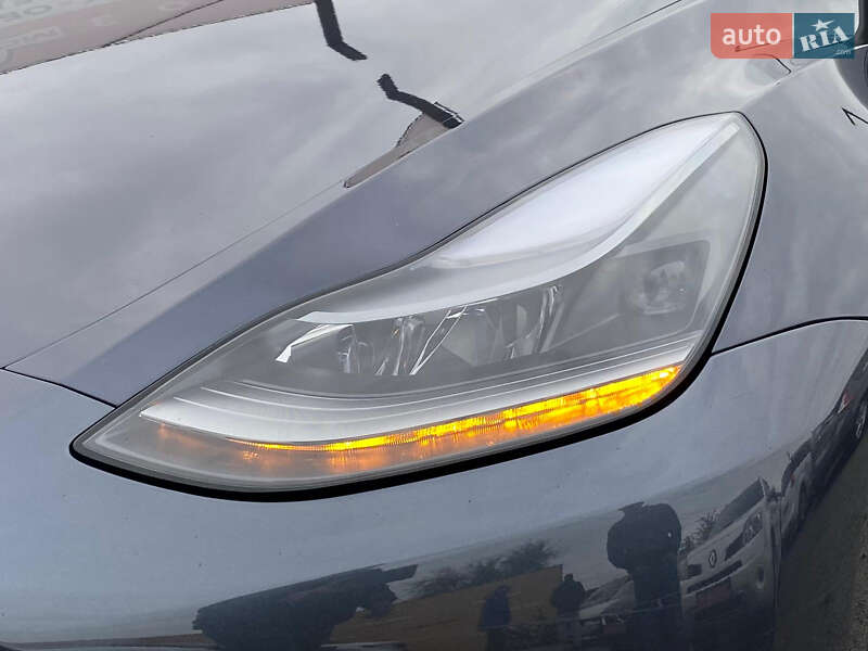 Внедорожник / Кроссовер Tesla Model Y 2023 в Ровно