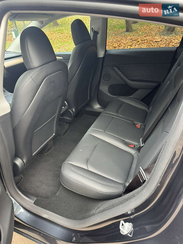 Внедорожник / Кроссовер Tesla Model Y 2024 в Львове