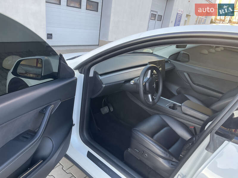 Внедорожник / Кроссовер Tesla Model Y 2022 в Луцке