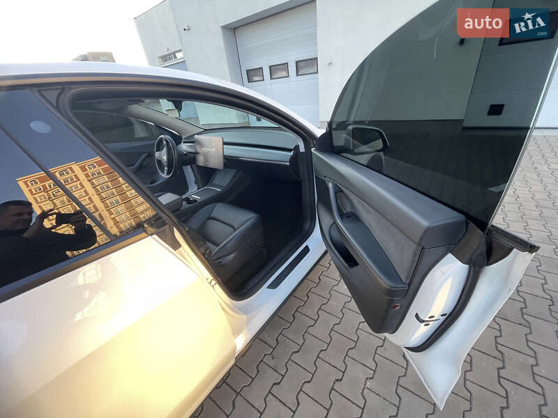 Внедорожник / Кроссовер Tesla Model Y 2022 в Луцке