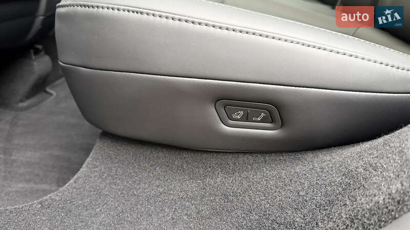 Внедорожник / Кроссовер Tesla Model Y 2025 в Киеве фото 31 Внедорожник / Кроссовер Tesla Model Y 2025 в Киеве