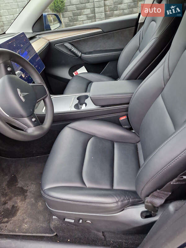 Позашляховик / Кросовер Tesla Model Y 2023 в Рівному