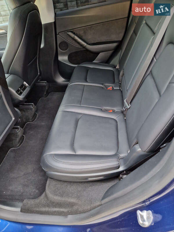 Позашляховик / Кросовер Tesla Model Y 2023 в Рівному