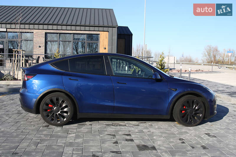 Позашляховик / Кросовер Tesla Model Y 2024 в Звягелі