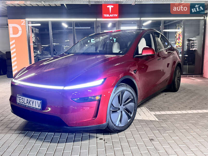 Позашляховик / Кросовер Tesla Model Y 2025 в Києві