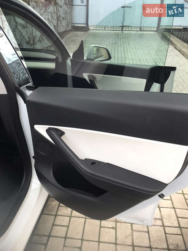 Позашляховик / Кросовер Tesla Model Y 2021 в Одесі