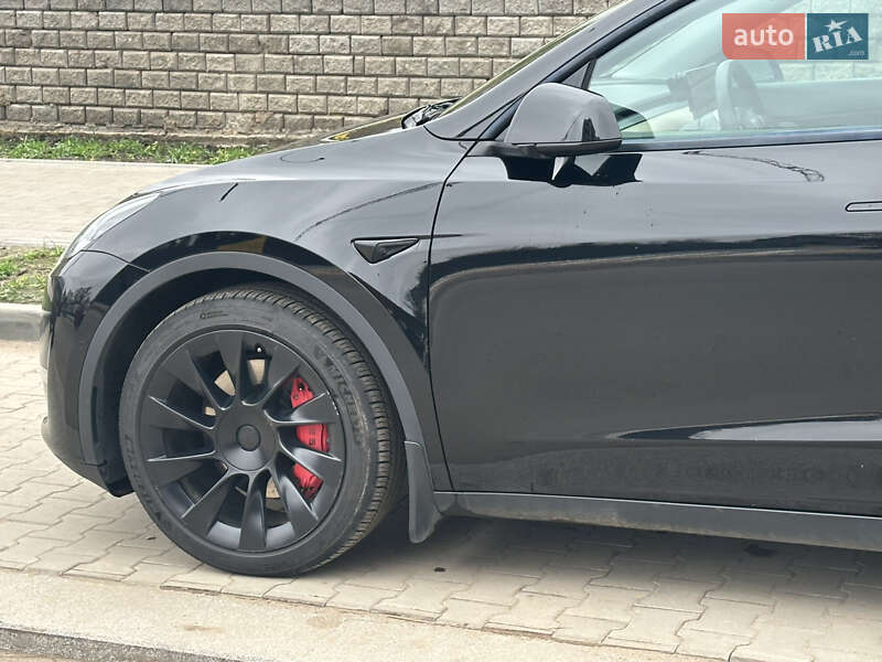 Внедорожник / Кроссовер Tesla Model Y 2021 в Киеве