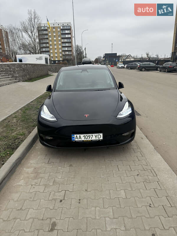 Внедорожник / Кроссовер Tesla Model Y 2021 в Киеве