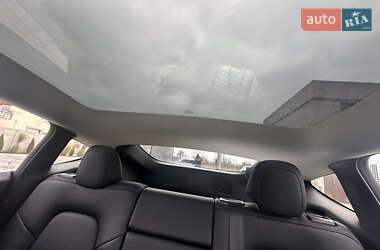 Внедорожник / Кроссовер Tesla Model Y 2021 в Киеве