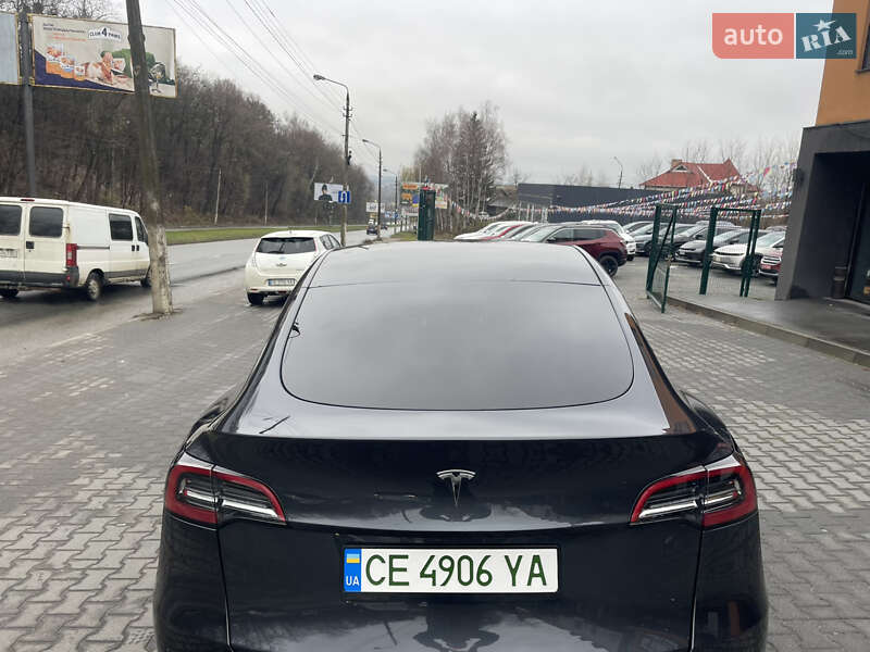 Позашляховик / Кросовер Tesla Model Y 2024 в Чернівцях